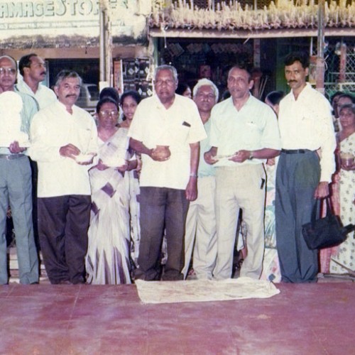 නව බැංකු කාර්යාල ගොඩනැගිල්ලට පැමිනීම